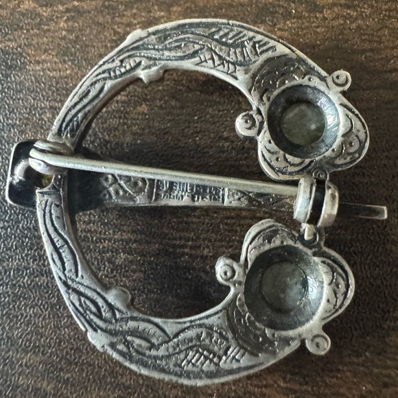 Vintage Celtic Scottish Panannular Marcasite Green Cabochon Brooch Pin - Picture 7 of 8